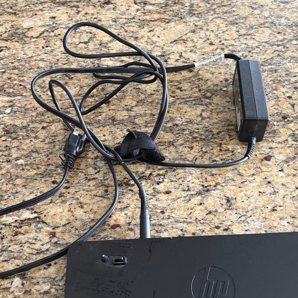 HP Slim Black Docking Station - Picture 3 of 3